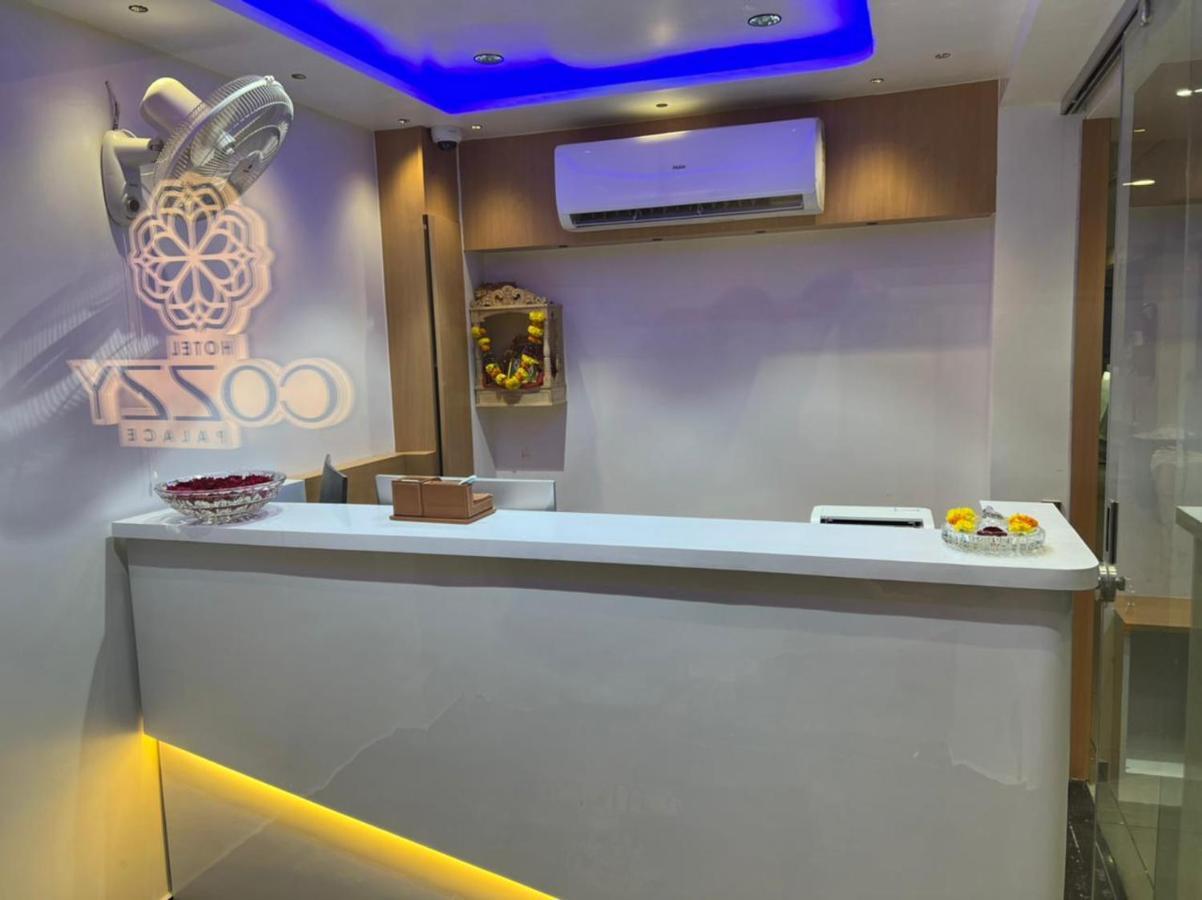 Hotel Cozzy Palace Surat Ngoại thất bức ảnh