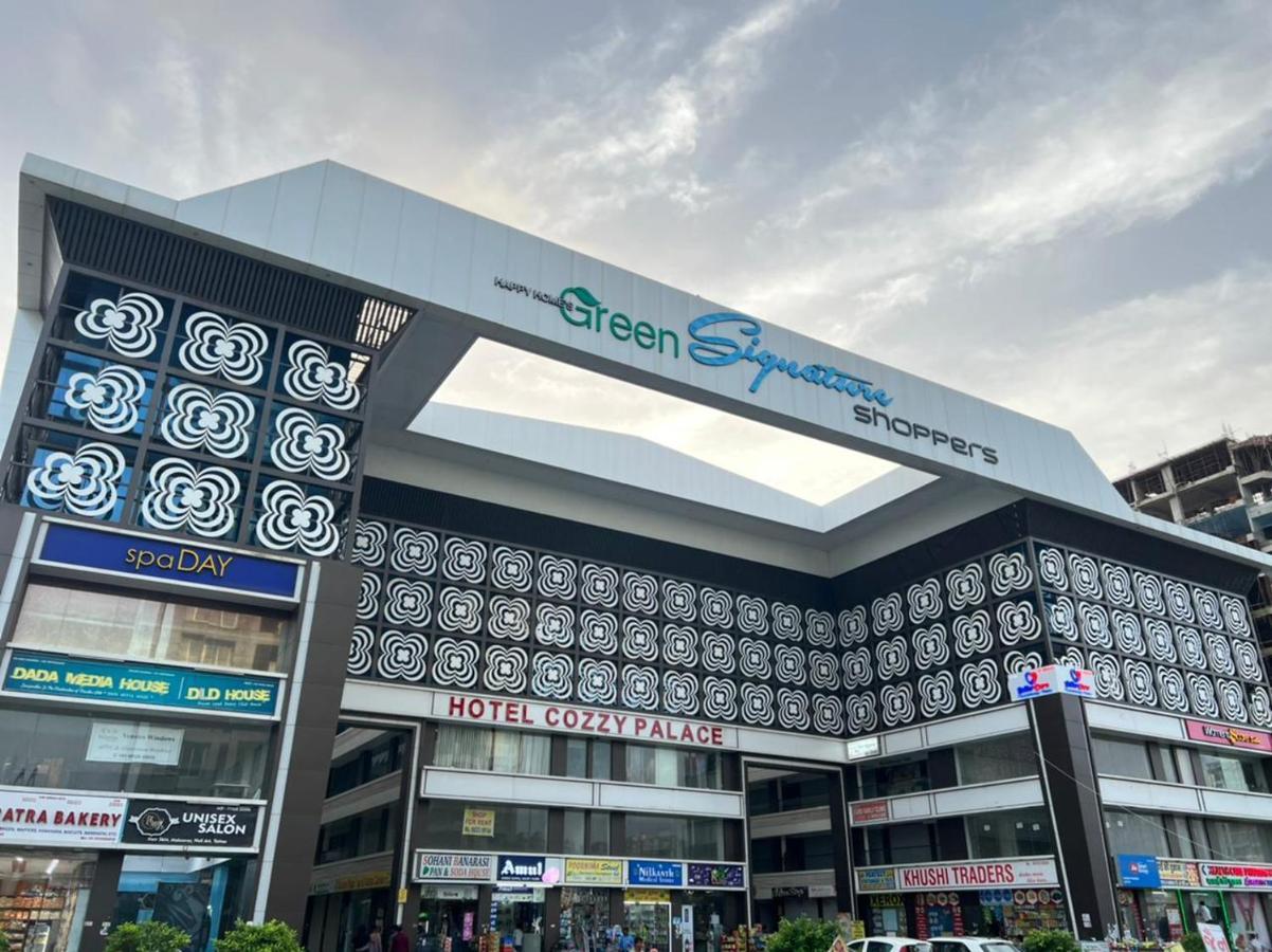 Hotel Cozzy Palace Surat Ngoại thất bức ảnh